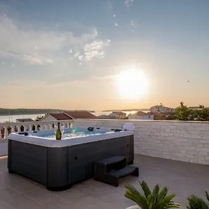 Apartment Harmony Rab, Barbat na Rabu